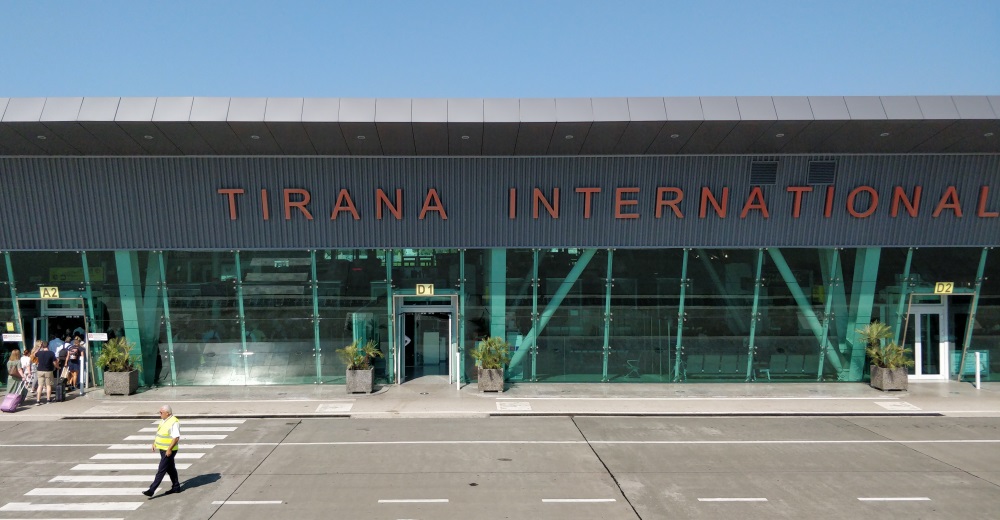 Jo me low cost, rriten ndjeshem cmimet e biletave te avioneve nga Rinasi